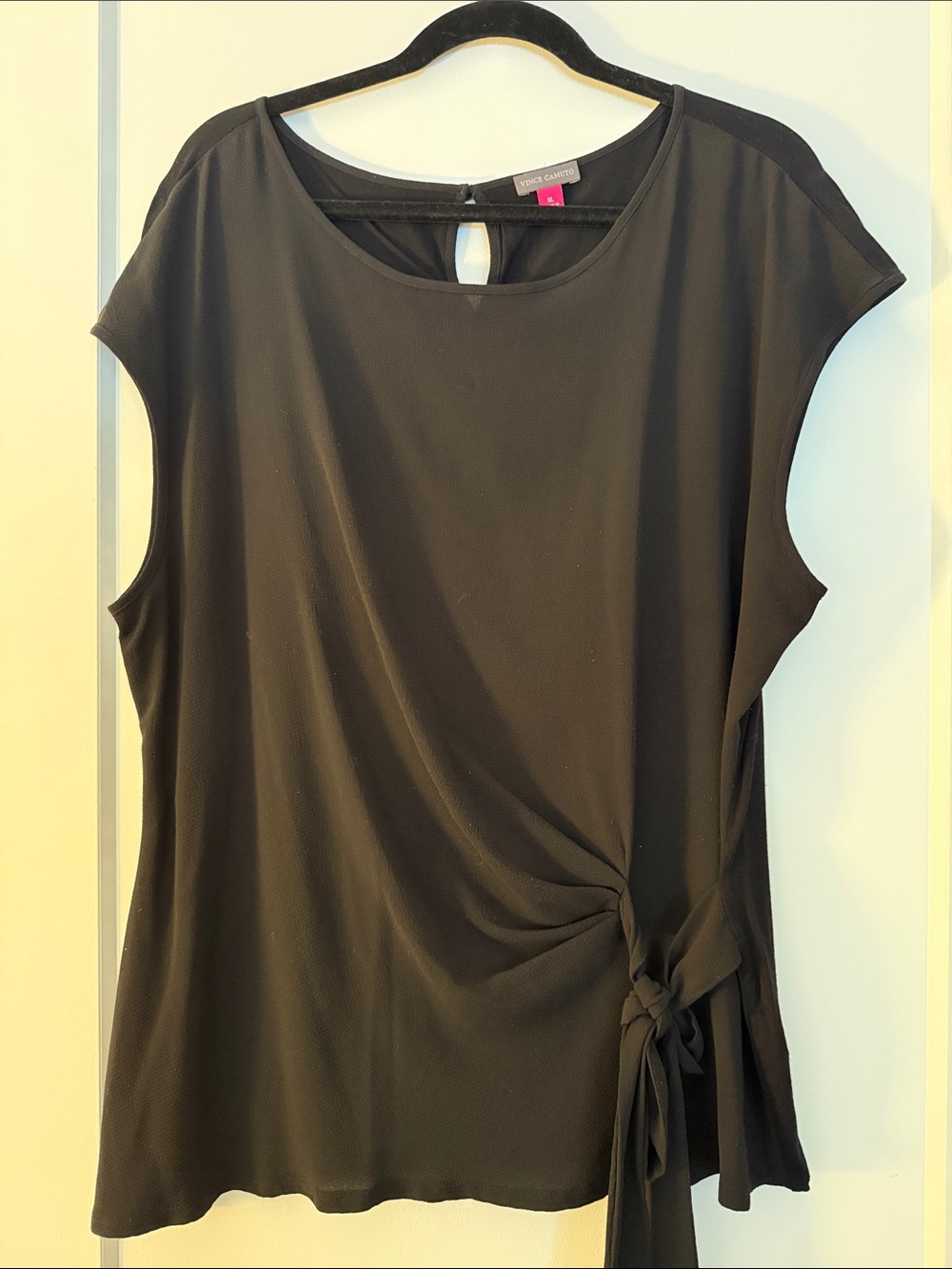 Vince Camuto Black Cap-Sleeve Side-Tie Blouse